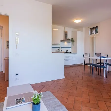 Apartmán Flower House With View By Wonderful Italy